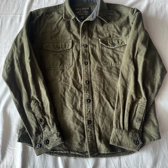 Green Casual Button Down Shirt with Collared Neckline - Picture 3 of 7